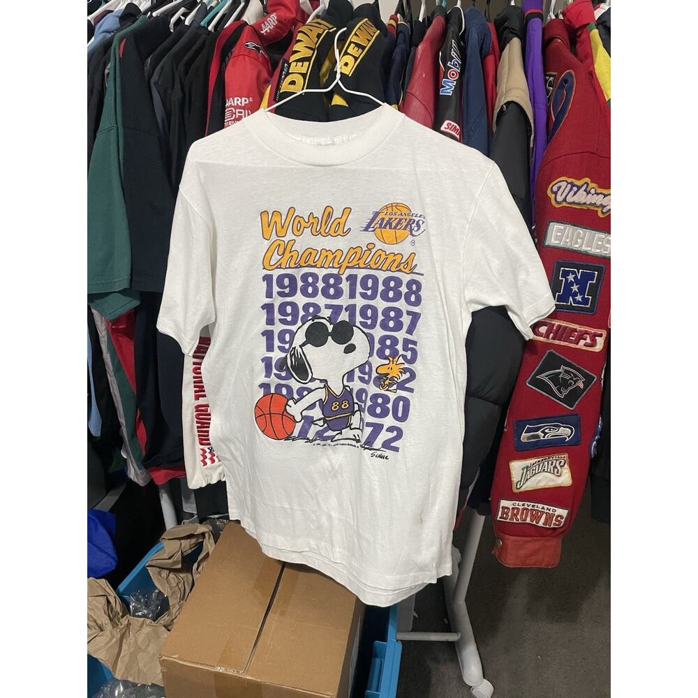 Size M- VTG 1988 Artex Los Angeles Lakers World Champions Snoopy AOP Shirt NBA